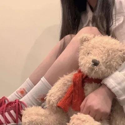 颁奖典礼后台实拍：圈内老戏骨与前任深夜同框，好友出面澄清